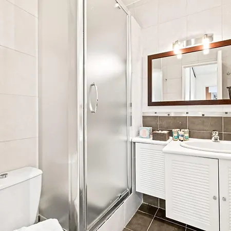 My Casa - Corne D'or - Elegant 2 Bedroom Ac Parking